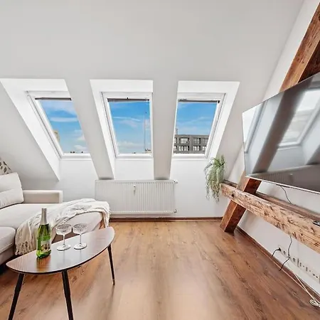 V Centre S Vyhladom Na Hrad A Parkovanim Appartement