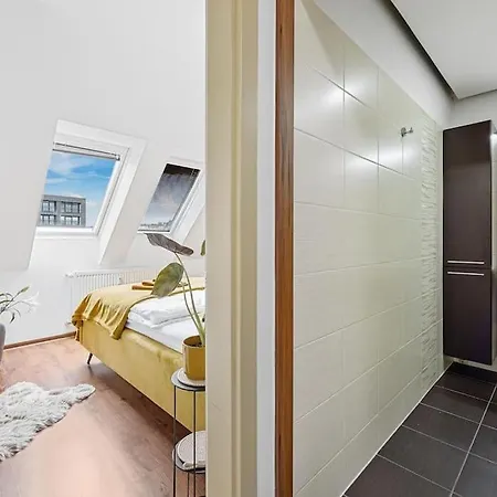 Lägenhet V Centre S Vyhladom Na Hrad A Parkovanim Bratislava