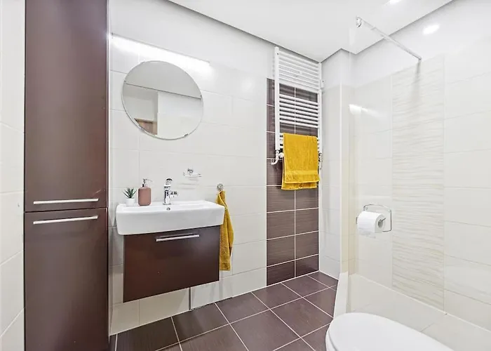 V Centre S Vyhladom Na Hrad A Parkovanim Appartement