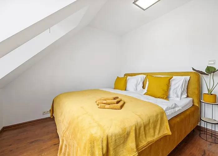 V Centre S Vyhladom Na Hrad A Parkovanim Apartament *