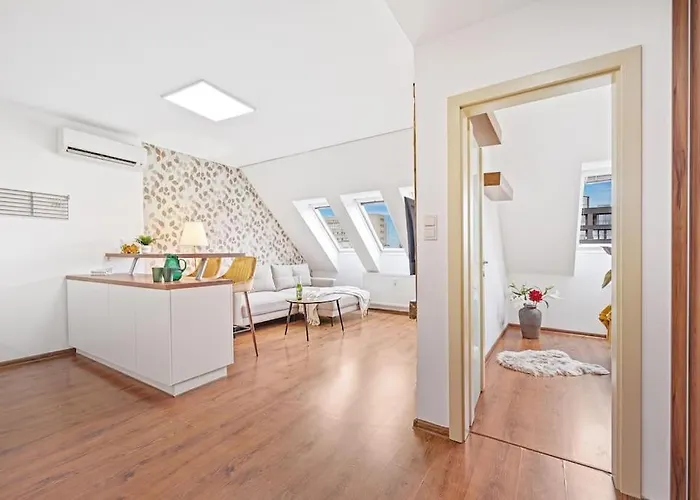 Apartament V Centre S Vyhladom Na Hrad A Parkovanim Bratislava