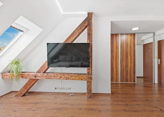 Appartement V Centre S Vyhladom Na Hrad A Parkovanim