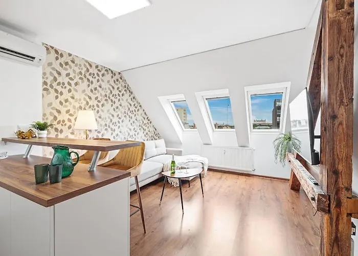 Appartement V Centre S Vyhladom Na Hrad A Parkovanim *