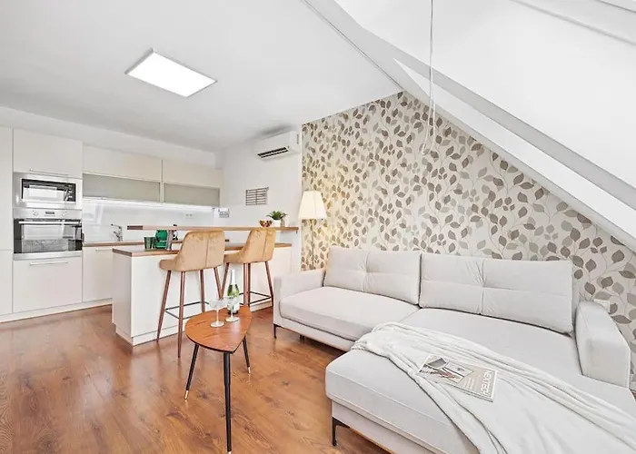 V Centre S Vyhladom Na Hrad A Parkovanim Apartament Bratislava