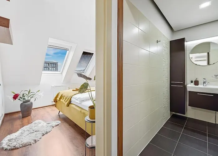 Appartement V Centre S Vyhladom Na Hrad A Parkovanim Bratislava