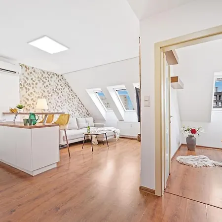 Lejlighed V Centre S Vyhladom Na Hrad A Parkovanim Bratislava