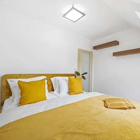 Apartment V Centre S Vyhladom Na Hrad A Parkovanim